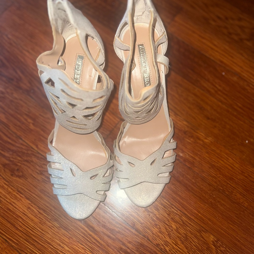 Elegant Cream Women's Shoes